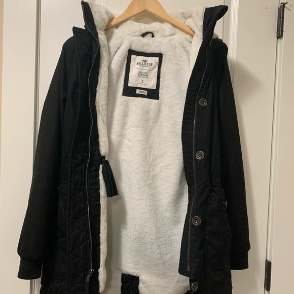 Hollister- Winter Jacket/Parka - Picture 1 of 3